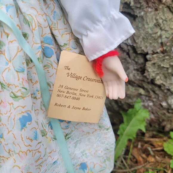 24" Porcelain Victorian Doll With Floral Dress & Bonnet By The Village Crossroad - Picture 3 of 7